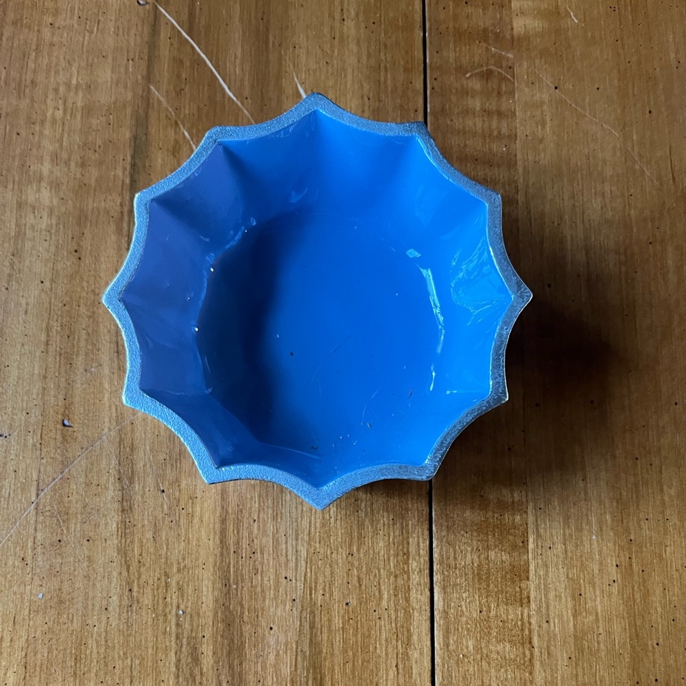 NEW NEW Marigold Artisans Silver and Blue Enamel Fluted Bowl